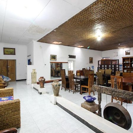 Reddoorz Near Rumah Sakit Wirosaban Salakan Esterno foto