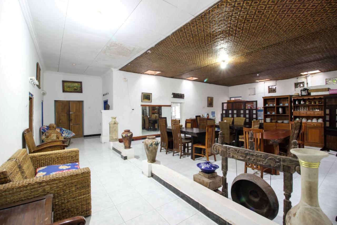 Reddoorz Near Rumah Sakit Wirosaban Salakan Esterno foto