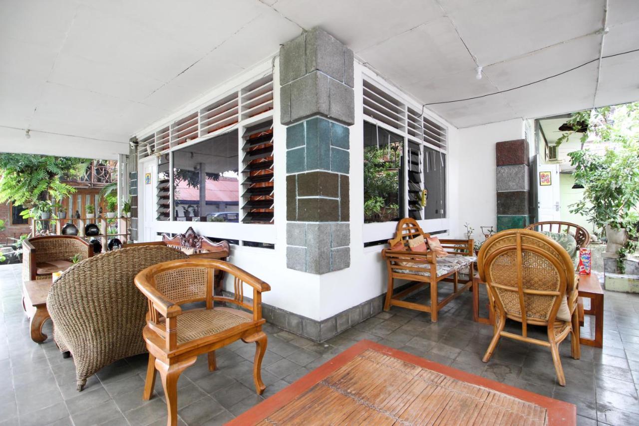 Reddoorz Near Rumah Sakit Wirosaban Salakan Esterno foto