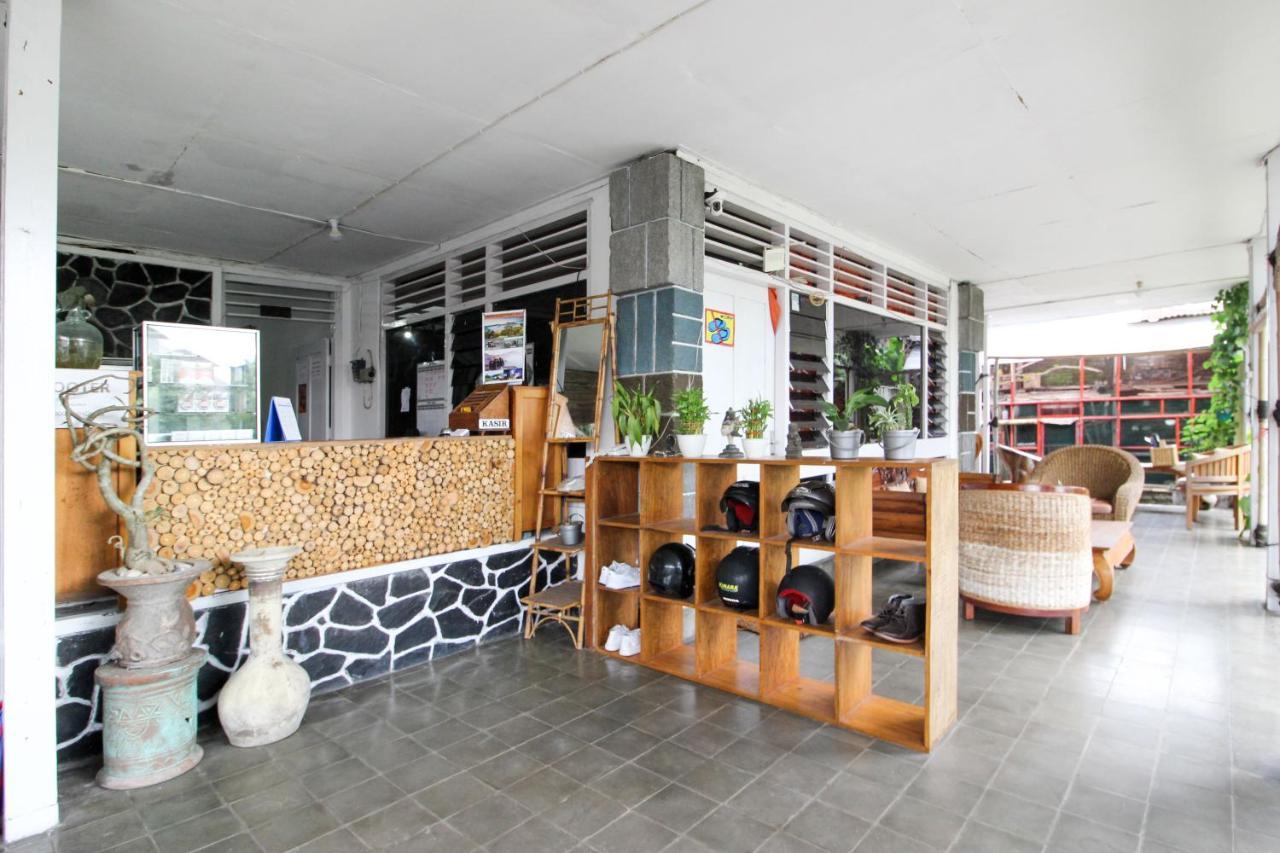 Reddoorz Near Rumah Sakit Wirosaban Salakan Esterno foto