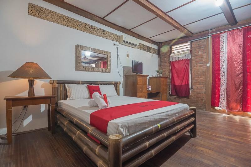 Reddoorz Near Rumah Sakit Wirosaban Salakan Esterno foto