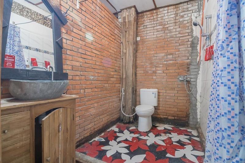 Reddoorz Near Rumah Sakit Wirosaban Salakan Esterno foto